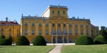 Autobusový zájazd do Győru a relax v termálnych kúpeľoch  