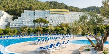 Týždeň na Istriji s vlastnou dopravou a polpenziou - rezort Maslinica 3*