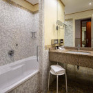 CROWNE PLAZA VENICE EAST 4****