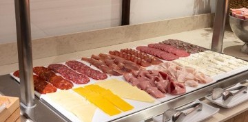 Alicante - Hotel Albahía 3*** s raňajkami letecky z Bratislavy