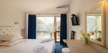 Pomorie - Hotel Zeus 3* s raňajkami a s letenkou