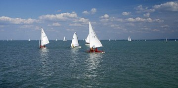 Termálne jazero Hévíz alebo kúpanie na Balatone