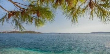 Týždeň pri Trogire s dopravou a raňajkami - hotel Amadria 4*