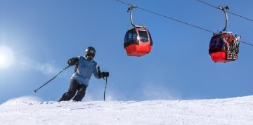 Lyžovačka v stredisku Folgarida-Marilleva v údolí Val di Sole
