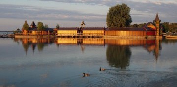 Termálne jazero Hévíz alebo kúpanie na Balatone