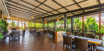 Sveti Vlas - hotel Julia 3* s raňajkami a s dopravou