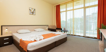 Sveti Vlas - hotel Julia 3* s raňajkami a s letenkou