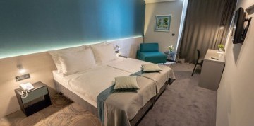 Zadar - Hotel Kolovare 4* s raňajkami letecky z Bratislavy