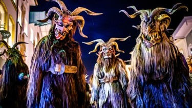 Užite si beh čertov a advent v Mariazelli na vianočných trhoch