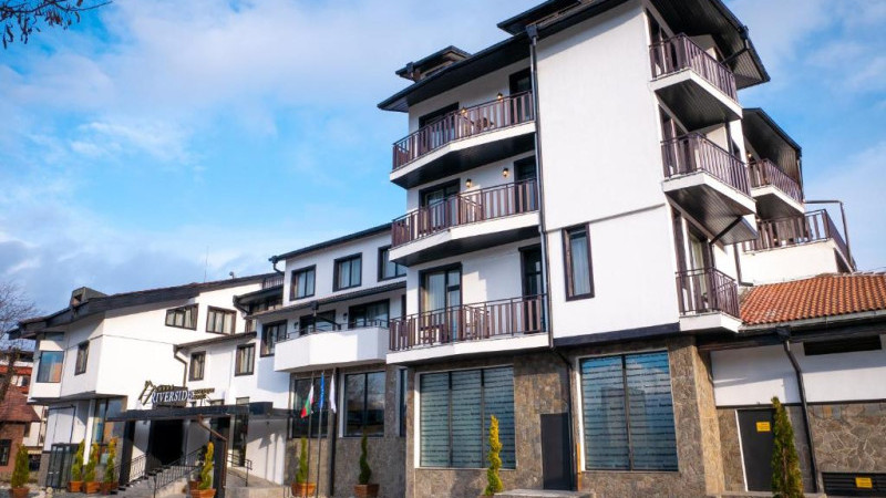 Riverside Hotel