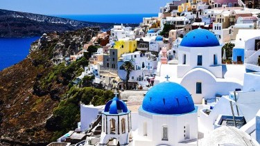 Santorini a jeho najkrajšie pláže, ktoré sa oplatí navštíviť