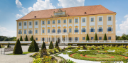 Beh čertov v Badene a adventný zámok Schloss Hof