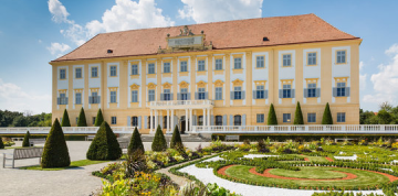 Beh čertov v Badene a adventný zámok Schloss Hof