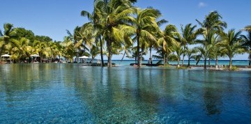 Maurícius – pláže, rum a farebná zem Chamarel