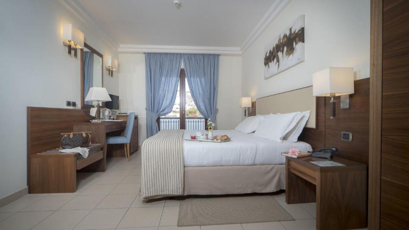 Suites & Residence Hotel 4****