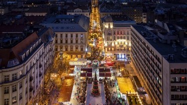 Ako si vychutnať vianočné trhy v Budapešti naplno?