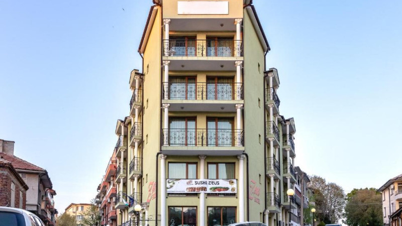 Zeus Hotel